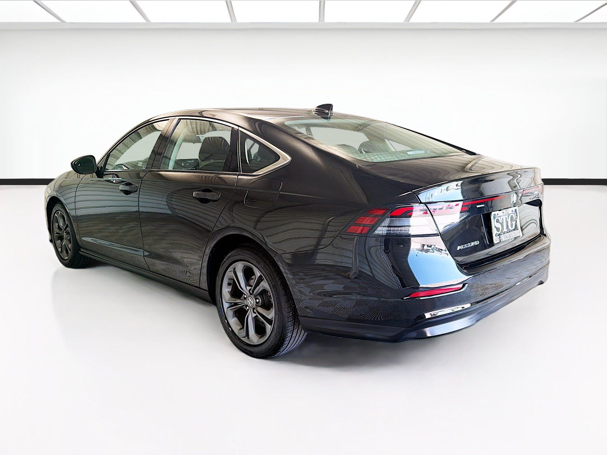 Used 2024 Honda Accord EX image 6