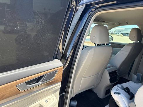 Used 2024 Volkswagen Atlas SE FWD image 10