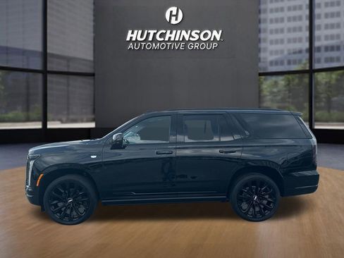 Certified 2026 Cadillac Escalade Platinum Sport w/ LPO, ONYX Package AWD/4WD image 4
