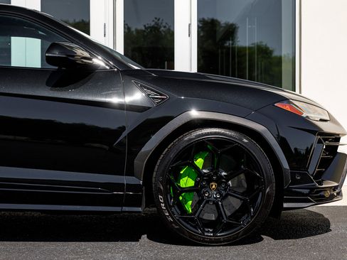 Used 2024 Lamborghini Urus Performante AWD/4WD image 20