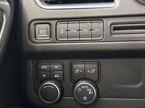 Used 2021 Chevrolet Tahoe LT image 18