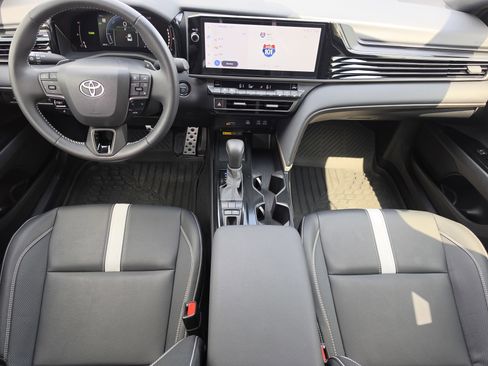 Used 2025 Toyota Camry SE w/ Multimedia Upgrade Package image 8