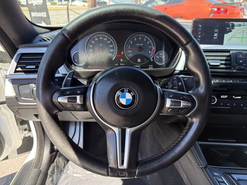 Used 2018 BMW M4 Coupe RWD image 30