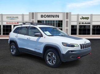 Used 2019 Jeep Cherokee Trailhawk w/ Cold Weather Group video 2