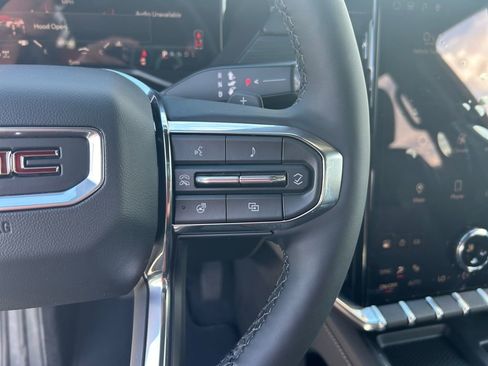 New 2026 GMC Acadia Elevation image 18