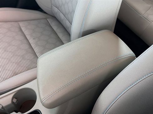 Used 2022 Kia Niro LXS image 18