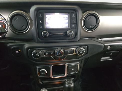 Used 2018 Jeep Wrangler Sport image 21