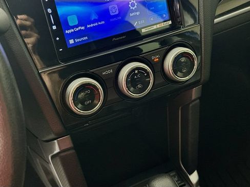 Used 2018 Subaru Forester 2.5i Touring AWD/4WD image 19