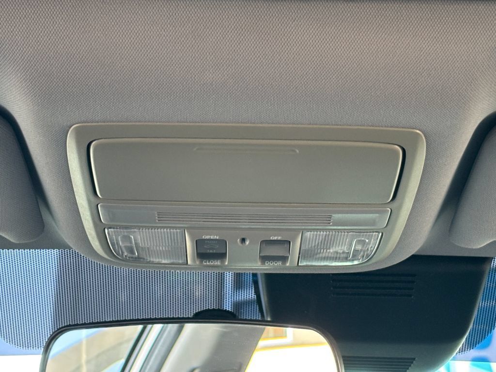 Used 2018 Honda Accord EX image 21