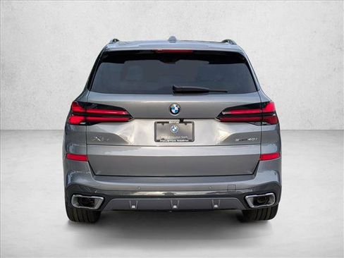 Used 2026 BMW X5 sDrive40i w/ M Sport Package RWD image 7