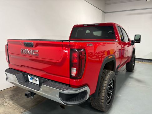 Used 2022 GMC Sierra 2500 SLE w/ X31 Off-Road Package AWD/4WD image 8