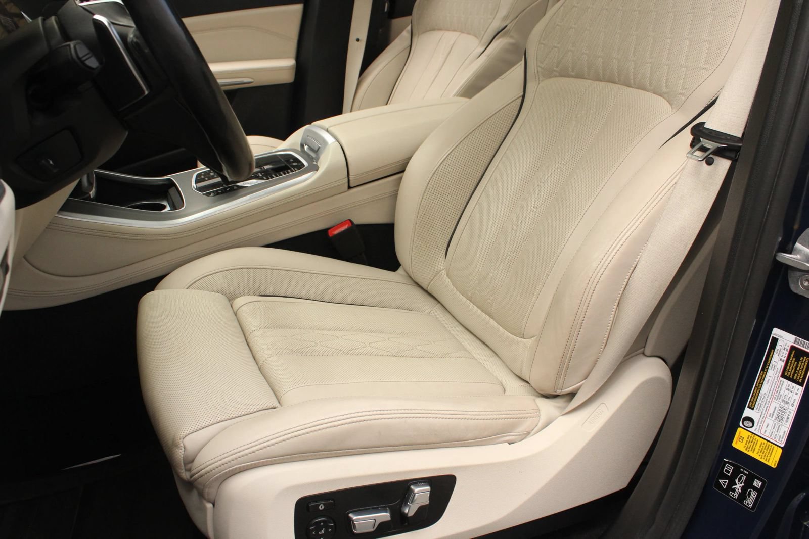 Used 2019 BMW X5 xDrive40i w/ Executive Package AWD/4WD image 17