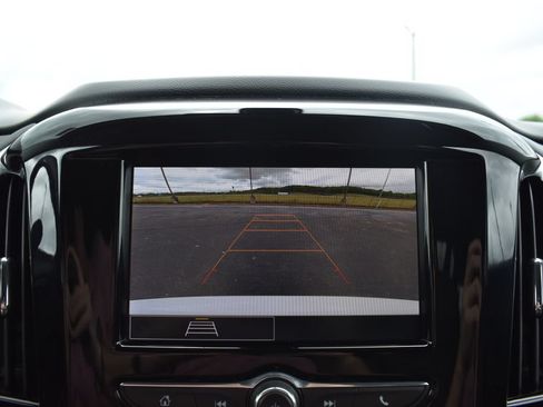 Used 2020 Chevrolet Traverse LS FWD image 20