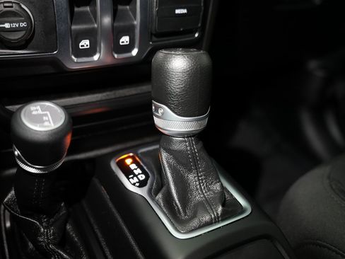 Used 2020 Jeep Wrangler Sport image 28