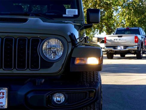New 2026 Jeep Gladiator Sport image 8