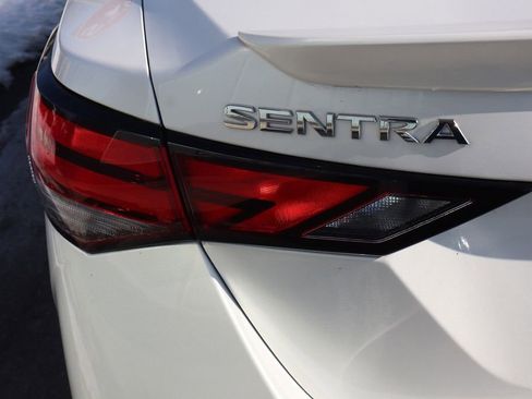 Certified 2023 Nissan Sentra SR FWD image 23