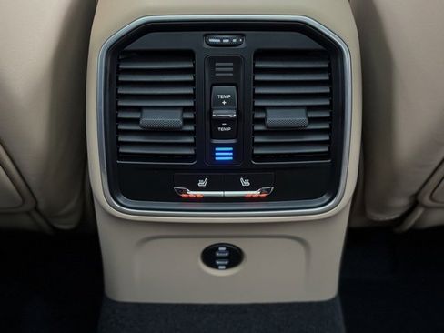 New 2026 Porsche Macan image 32