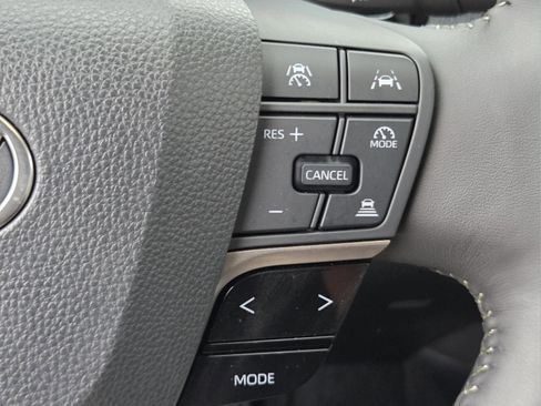 Used 2026 Toyota Camry XLE AWD/4WD image 21
