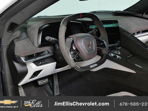 Used 2023 Chevrolet Corvette Z06 RWD image 4
