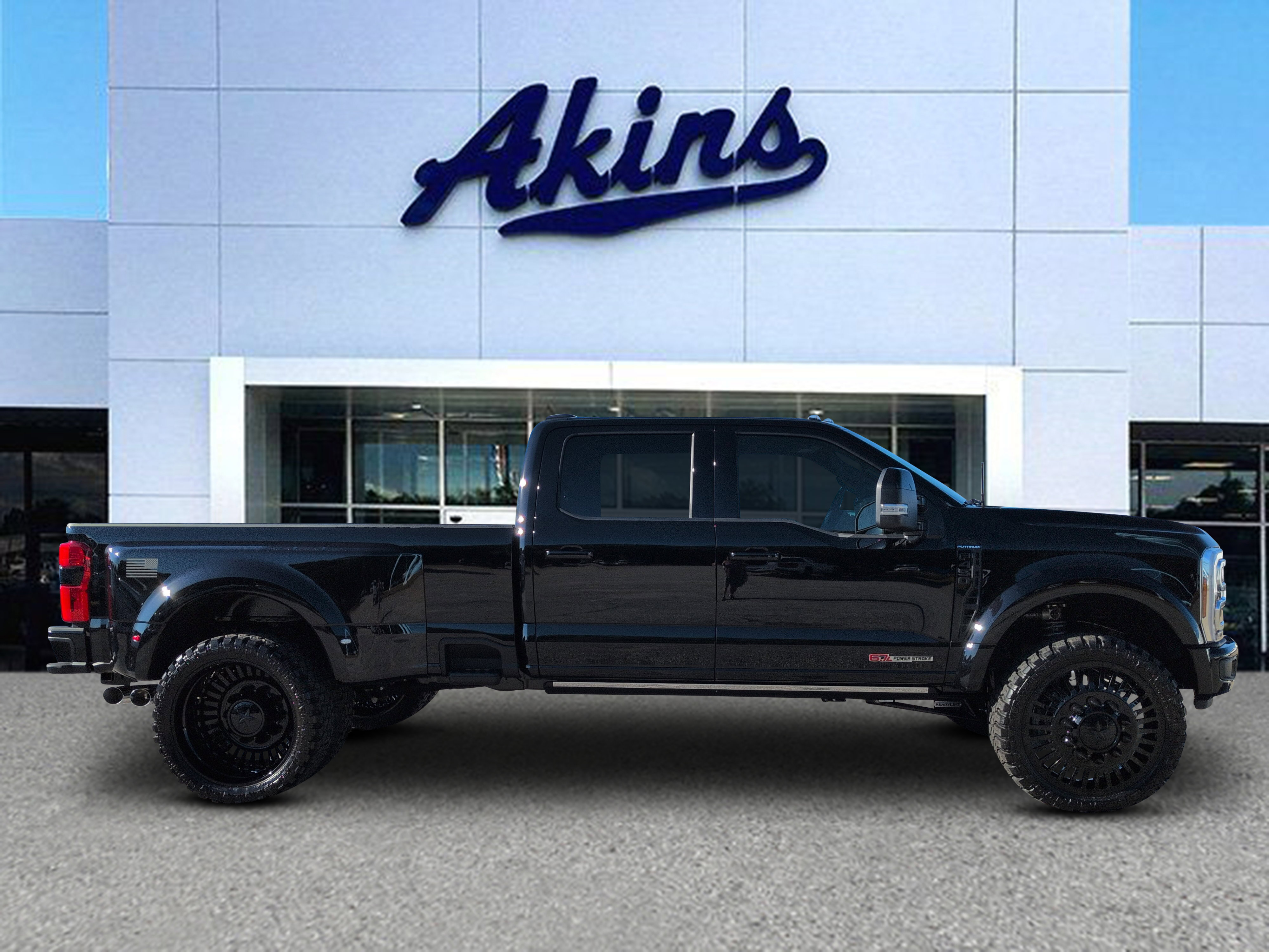 Used 2026 Ford F450 Platinum w/ FX4 Off-Road Package AWD/4WD image 1