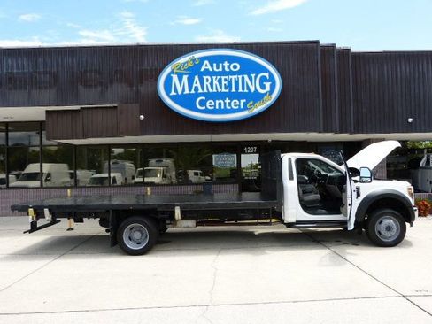 Used 2018 Ford F550 2WD Regular Cab Super Duty image 17