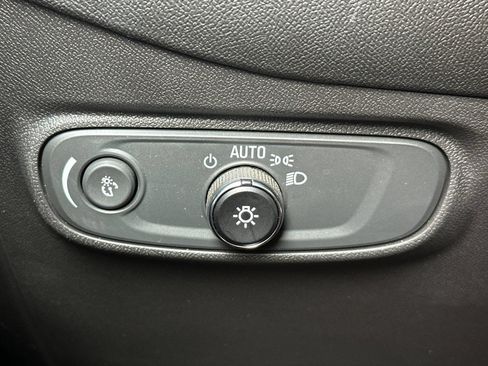 Used 2023 Chevrolet Equinox LS w/ LS Convenience Package AWD/4WD image 37
