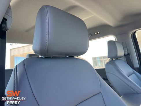 New 2026 Ford F250 XL w/ XL Chrome Package image 18