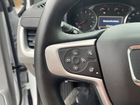 Used 2024 GMC Terrain SLT image 7