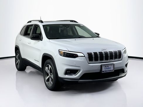 Used 2022 Jeep Cherokee Limited image 3