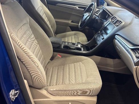 Used 2018 Ford Fusion SE w/ Fusion SE Technology Package image 17