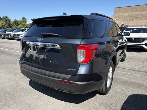 Used 2023 Ford Explorer XLT AWD/4WD image 7