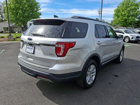 Used 2019 Ford Explorer XLT AWD/4WD image 5