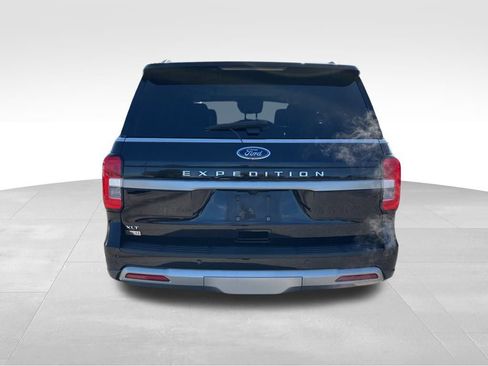 Used 2023 Ford Expedition XLT image 4