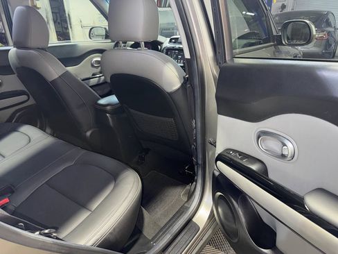 Used 2016 Kia Soul + w/ Primo Package FWD image 26