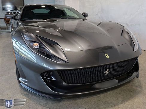 Used 2020 Ferrari 812 Superfast image 9