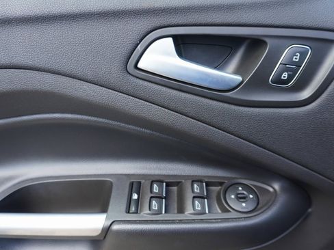 Used 2019 Ford Escape SEL image 9