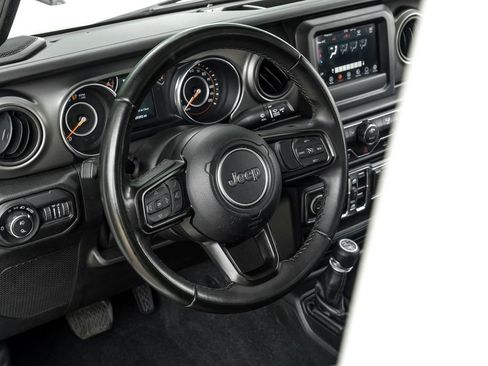 Used 2022 Jeep Gladiator Sport AWD/4WD image 4