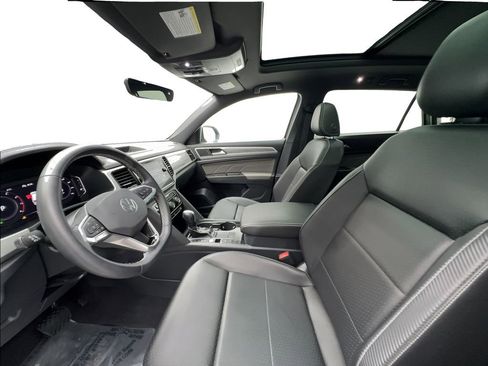 Used 2023 Volkswagen Atlas Cross Sport SE w/ Panoramic Sunroof Package FWD image 20