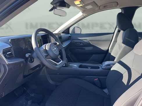 Used 2025 Nissan Kicks S image 9