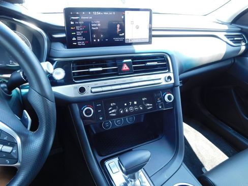 Used 2025 Genesis G70 2.5T AWD/4WD image 29