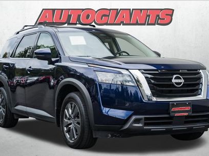Used 2024 Nissan Pathfinder SV