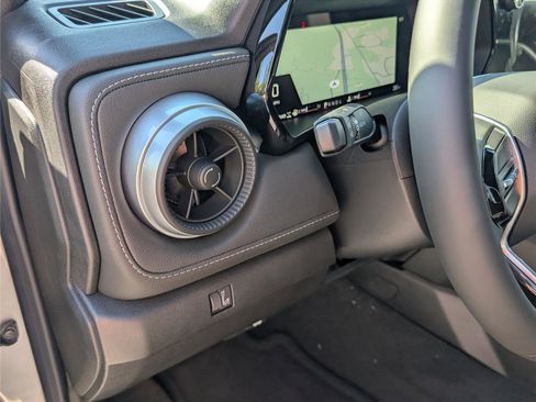 New 2026 Chevrolet Colorado LT AWD/4WD image 17