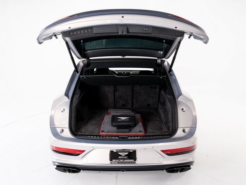 New 2025 Bentley Bentayga image 45