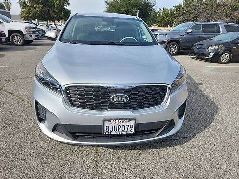 Used 2019 Kia Sorento LX image 8