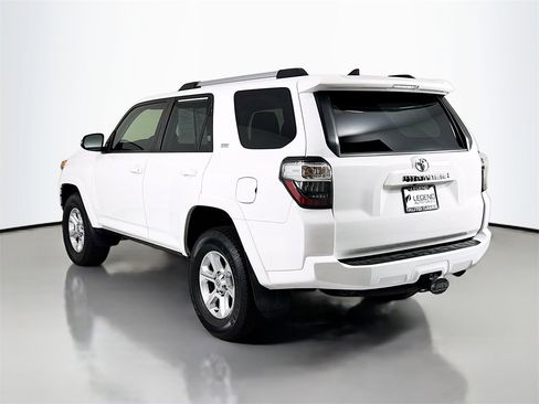 Used 2022 Toyota 4Runner SR5 Premium image 9