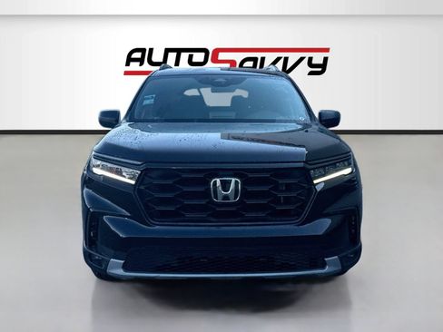 Used 2025 Honda Pilot Sport image 2