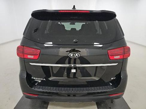 Used 2021 Kia Sedona EX FWD image 5