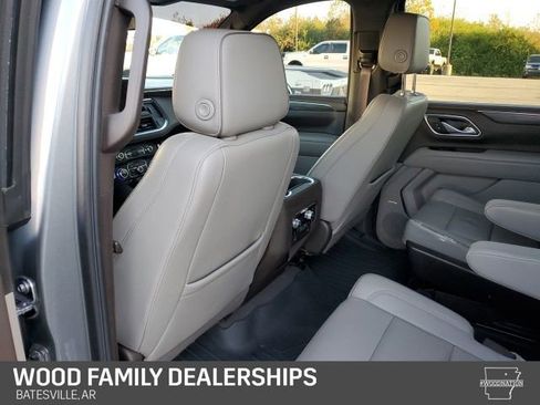 Used 2022 GMC Yukon XL SLT w/ SLT Luxury Package image 22