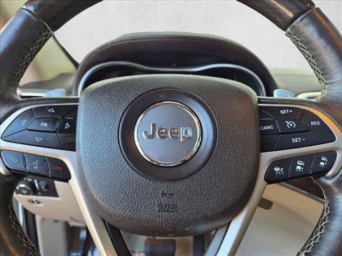 Used 2014 Jeep Grand Cherokee Overland w/ Advanced Technology Group AWD/4WD image 20