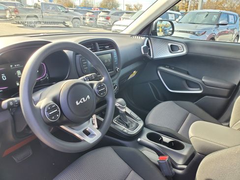 New 2025 Kia Soul LX image 18